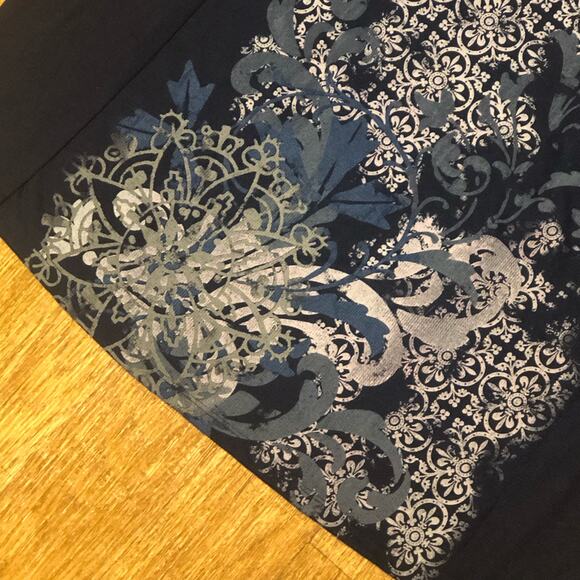 Appropriate Behavior Blue Gray Fleur-de-Lis Filigree Long Sleeve Shirt Size 1X ( - Picture 4 of 8